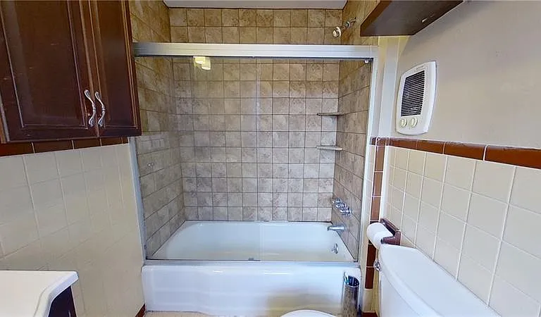 3942 Liberty Ave #2 — Photo 9