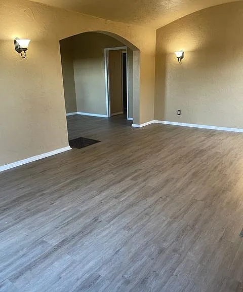 9200 S Hobart Blvd — Photo 3