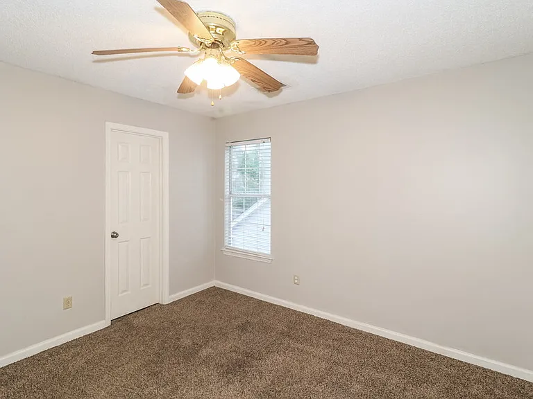 1812 Black Bear Cir E — Photo 13