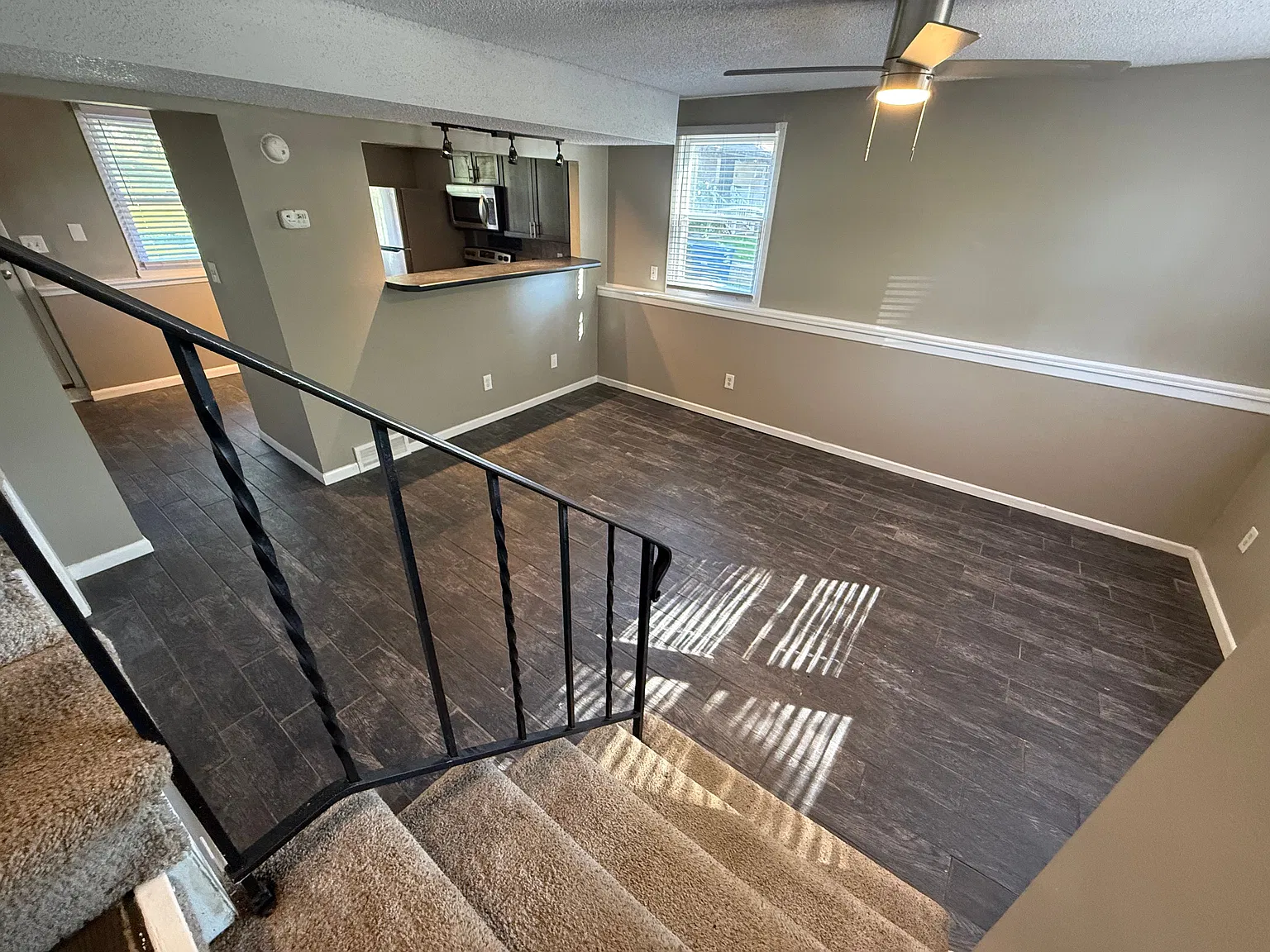 2-Bedroom Duplex Unit with Washer/Dryer Hookups — Photo 2