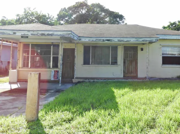 1211 N 19th St, Fort Pierce, FL 34950