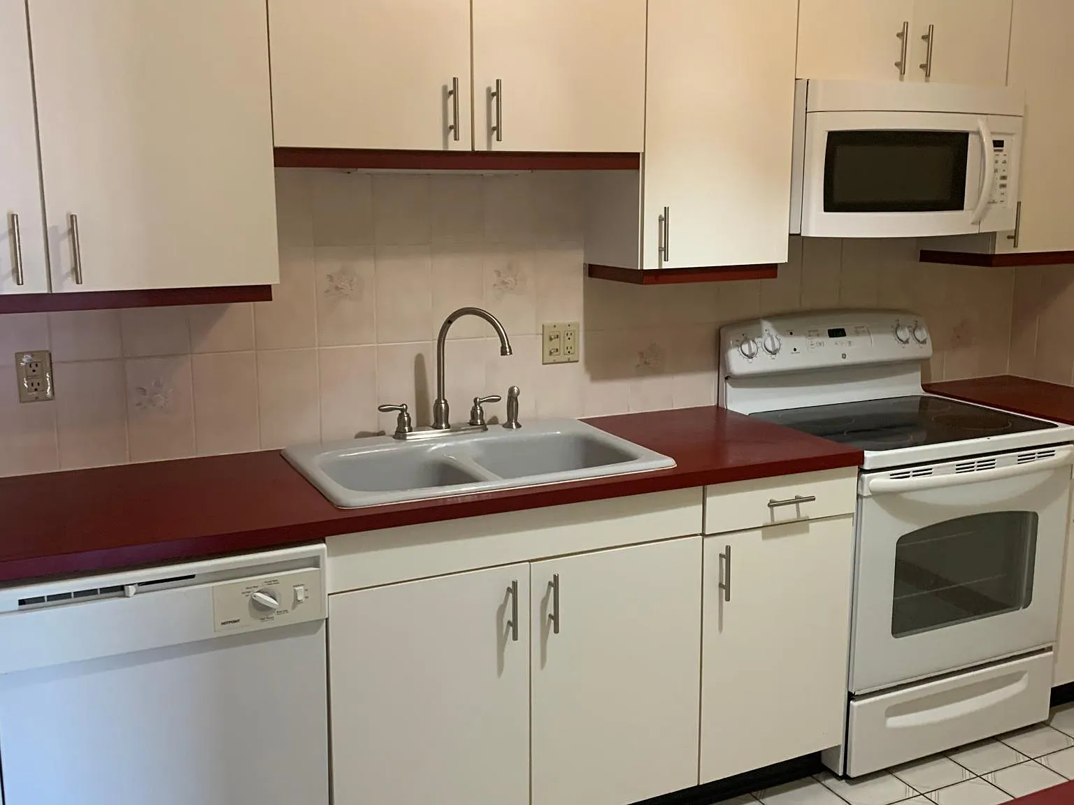 2 bed, 786 sqft, $1,775 — Photo 2