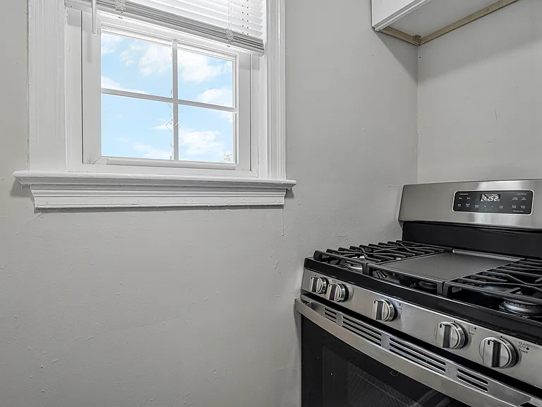 739 N Oakland St — Photo 22