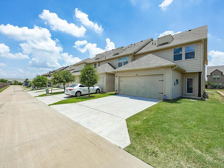 420 Milverton Dr — Photo 26