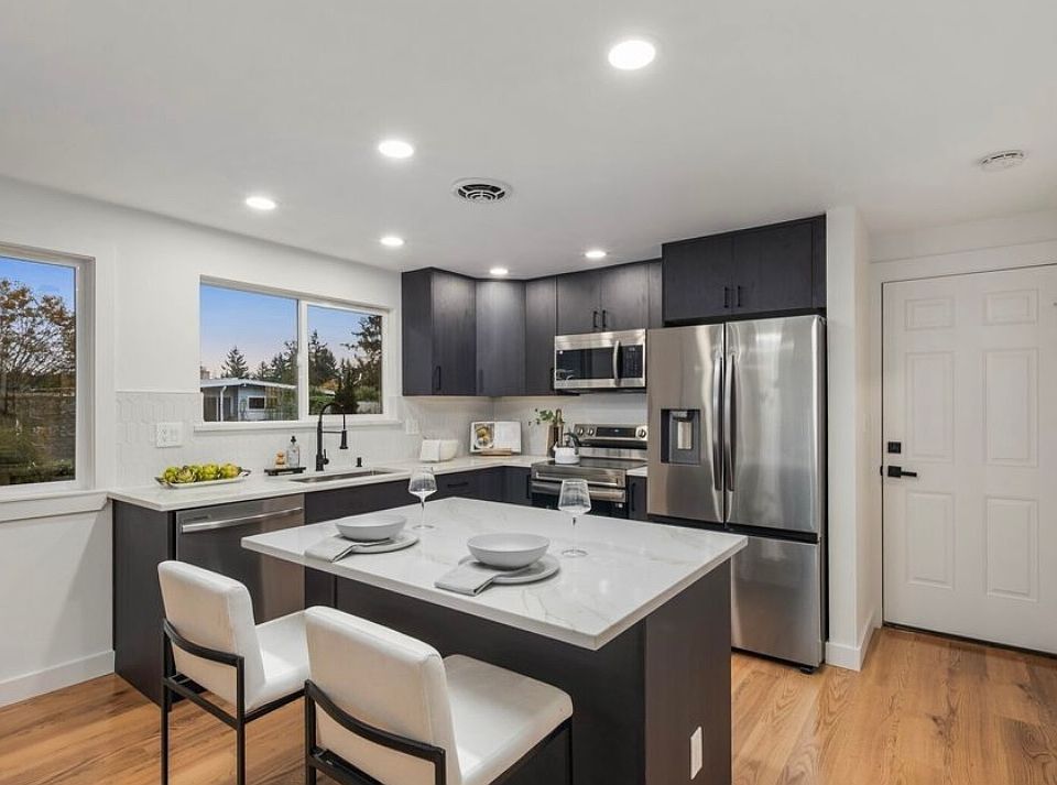 1st image of 16812 NE 6th Pl