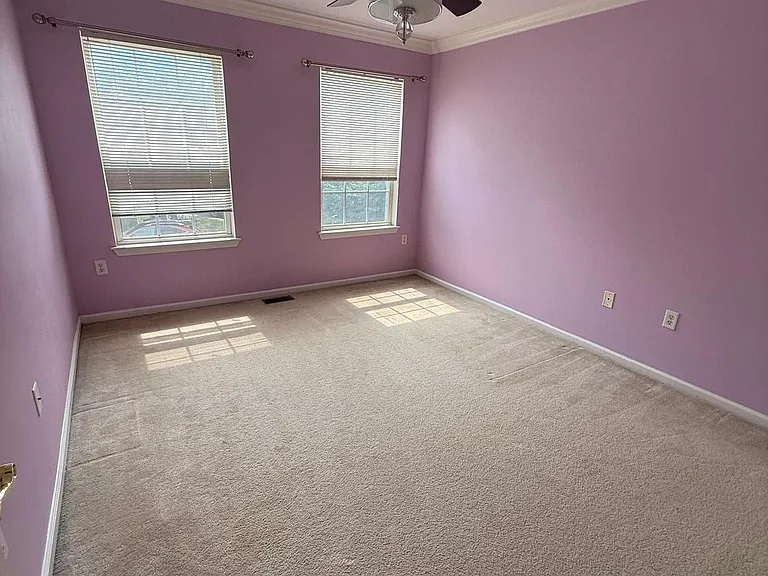 233 Fountayne Ln — Photo 25
