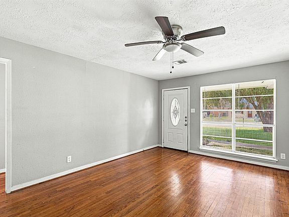4th image of 509 Avenue J