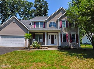 2 Hampshire Pl, Clifton Park, NY 12065