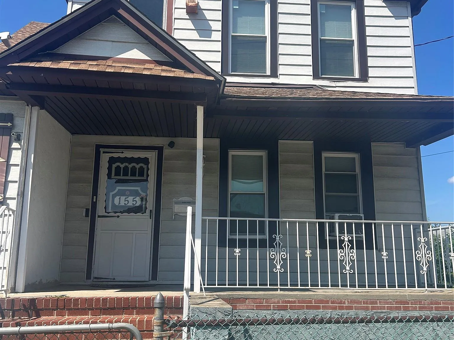 2 bed, 1.0 bath, 1865 sqft, $2,500 — Photo 1