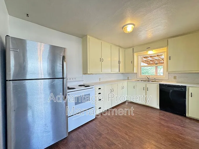 2889 NW Gibson Hill Rd — Photo 7