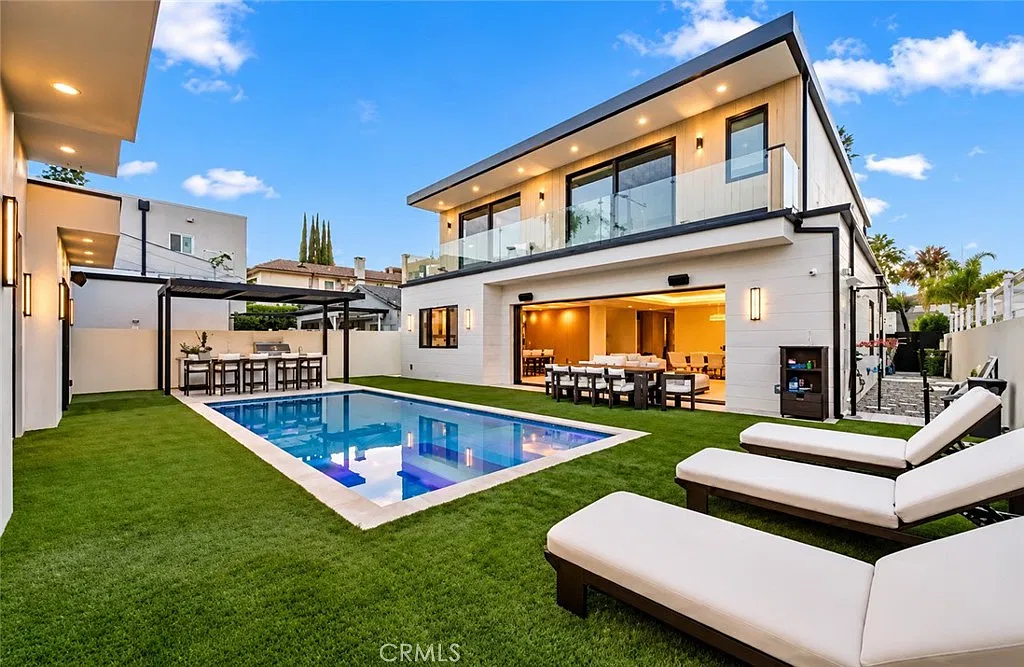 7 bed, 4200 sqft, $25,000 — Photo 3