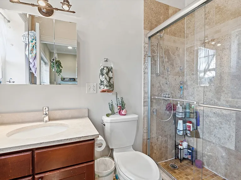 Hinman Court Condos — Photo 47