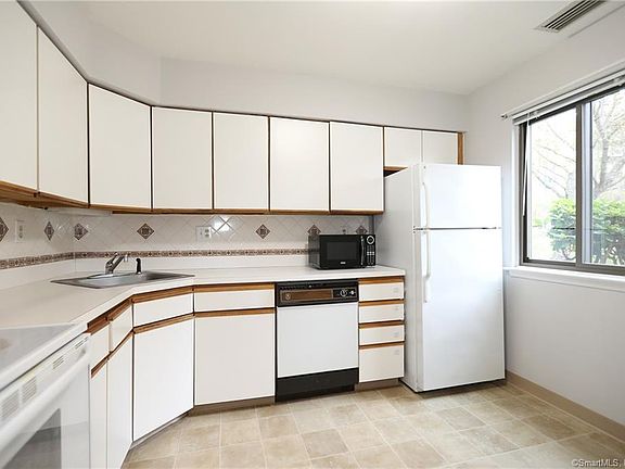 5th image of 135 Village Square Dr APT 2