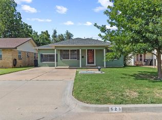 523 SW 2nd St, Moore, OK 73160