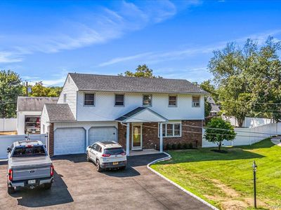 61 Andover Drive, Deer Park, NY, 11729