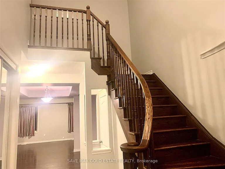 9 Troyer St #UPPER — Photo 3