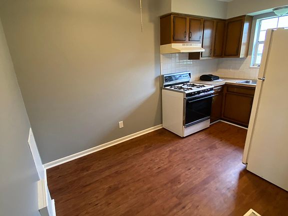 2nd image of 2030 Wilmich Dr