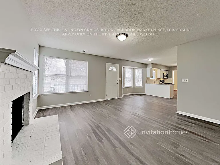 3939 Armitage Dr — Photo 10