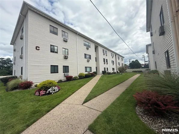 250 Grant Ave APT C38, Lyndhurst, NJ 07071