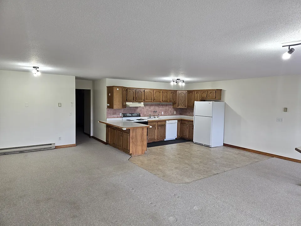 24318 Gopher Ave #1