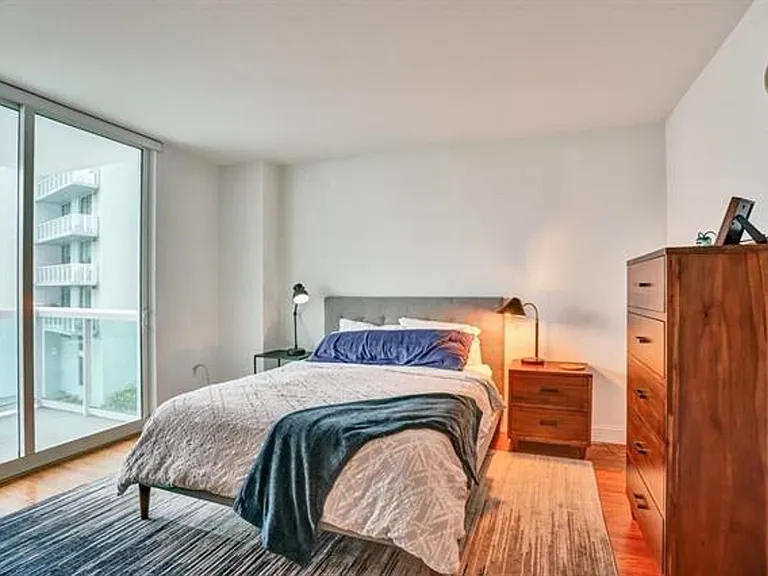 1800 N Bayshore Dr #1610 — Photo 11