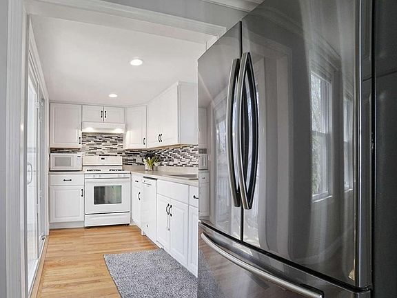 3rd image of 106 Brimsmead St