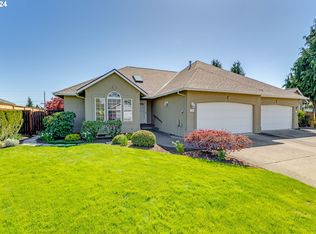 2186 NW Willamette Dr, McMinnville, OR 97128