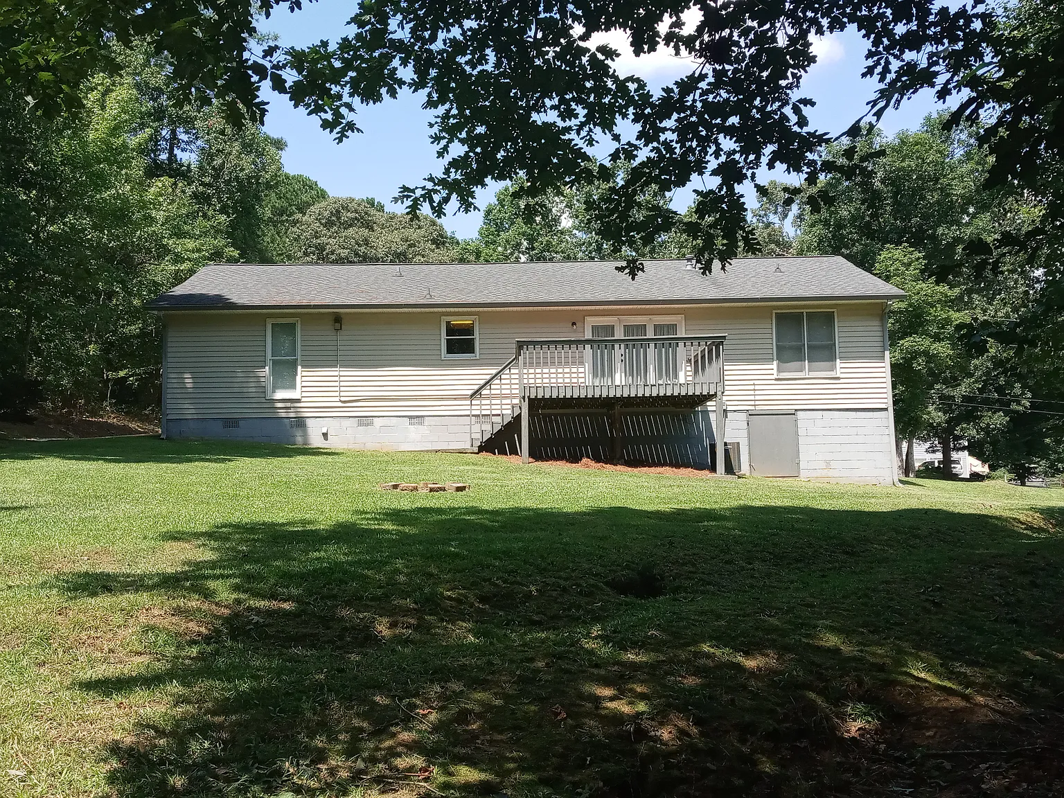 3 bed, 1560 sqft, $1,995 — Photo 4