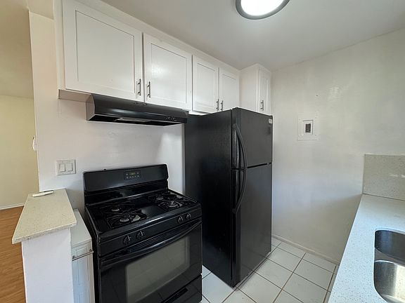 2nd image of 1948 Cheremoya Ave #1