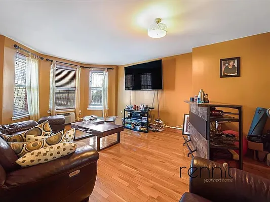 Rented by Rennit Inc. | media 4