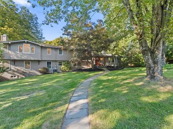 2132 Van Cortlandt Circle, Yorktown Heights, NY 10598