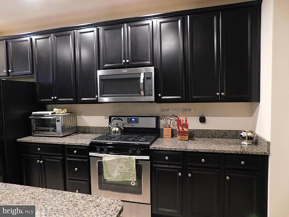 3rd image of 2218 Evin Dr