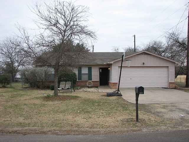 1st image of 821 Western Dr