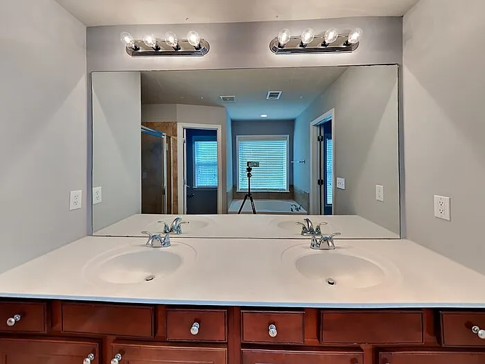 755 Earlham Dr — Photo 10