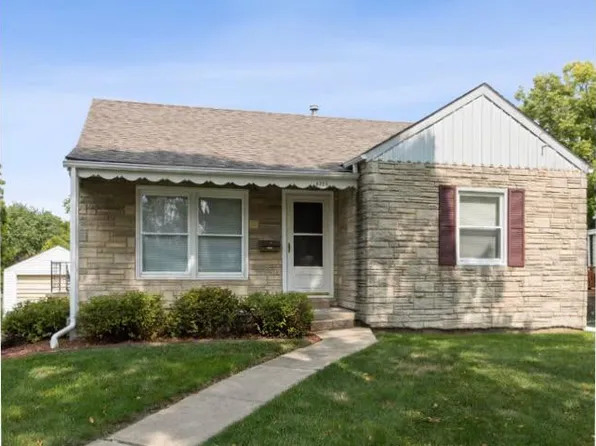 4925 Urbandale Ave, Des Moines, IA 50310