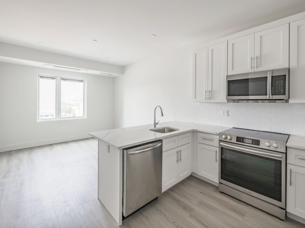 34 Knight St #303, Providence, RI 02909