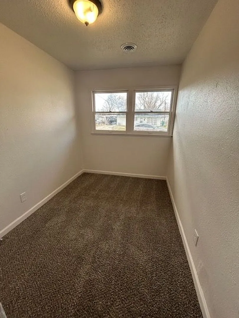 For Lease — Photo 2