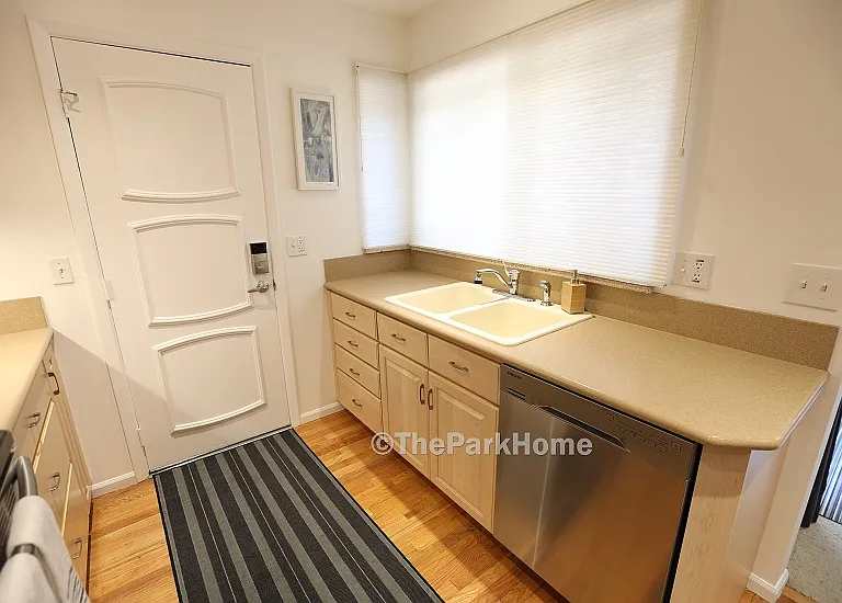 3246 S Oneida Way — Photo 6