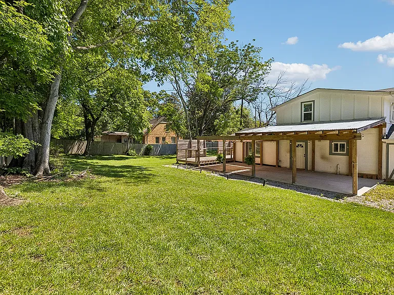 103 S Germantown Rd — Photo 7