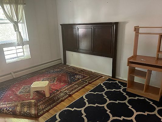 4th image of 20-16 38th St #2F