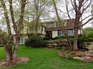 W9133 Blue Spruce Ln, Cambridge, WI 53523