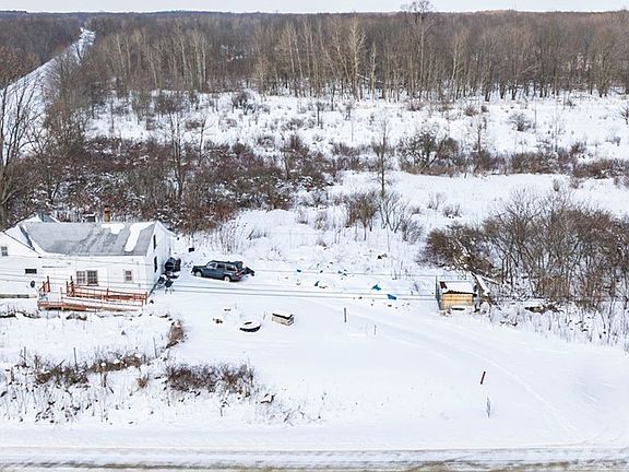 5th image of 2831 S Denmark Rd