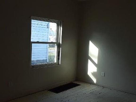 4th image of 3305 Roanoke Ave