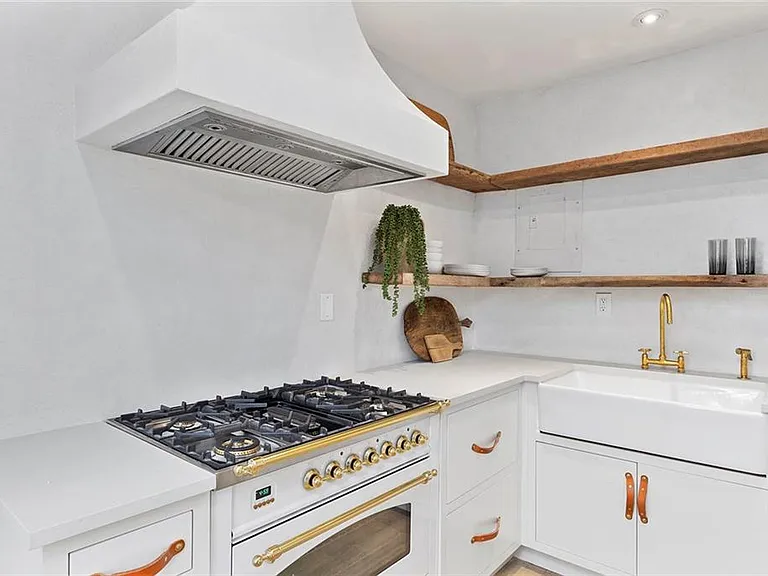 716 Stokeswood Ave SE #2B — Photo 3