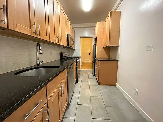 2nd image of 262 W 107th St APT 5D