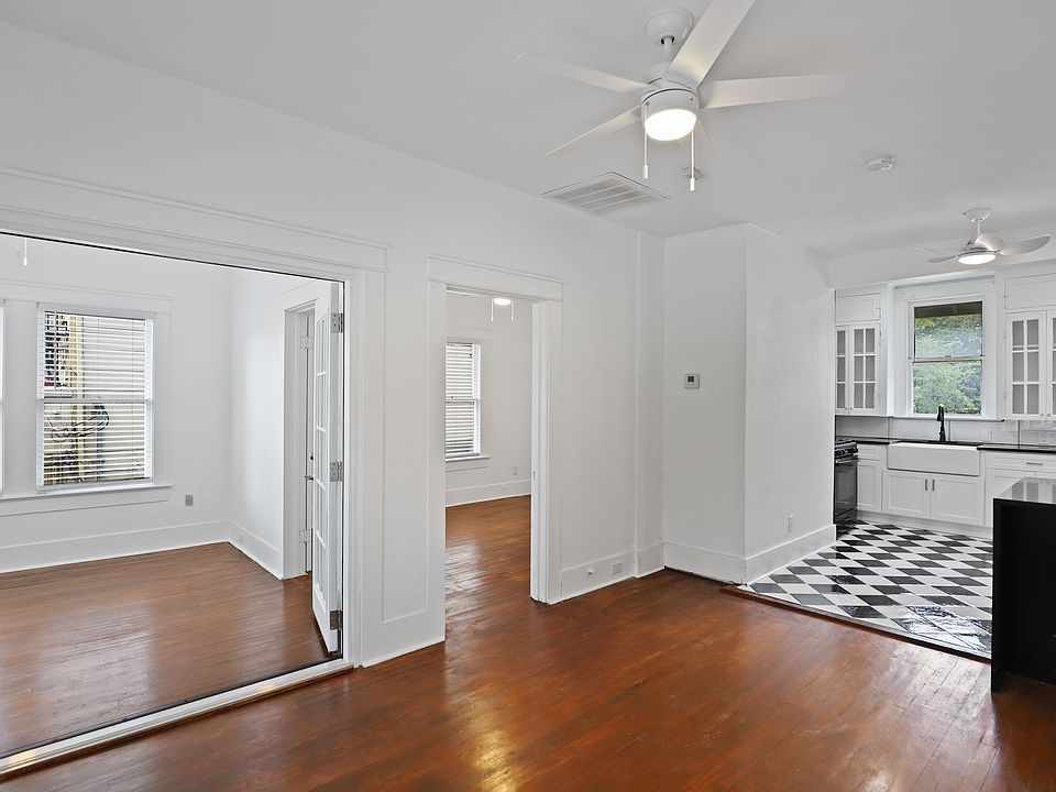 1st image of 133 E Woodlawn Ave APT 4