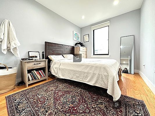 4th image of 971 Lafayette Ave APT 3R