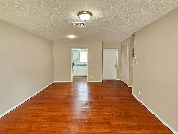 4th image of 2521 Dudley Drive W #H