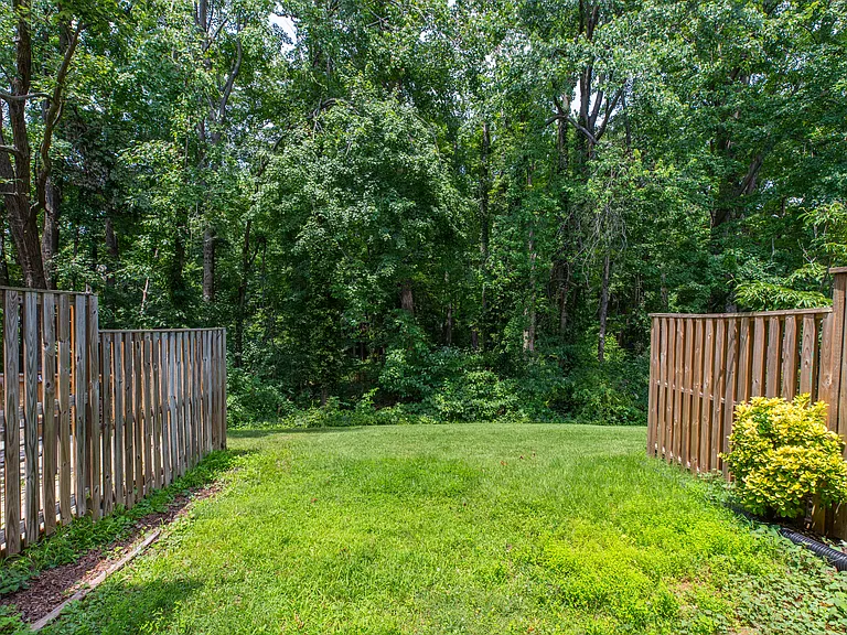 1604 Barnstead Dr — Photo 36