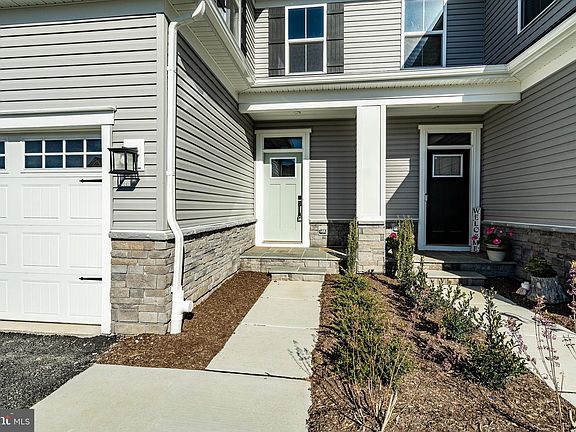 2nd image of 1713 Hydrangea Way